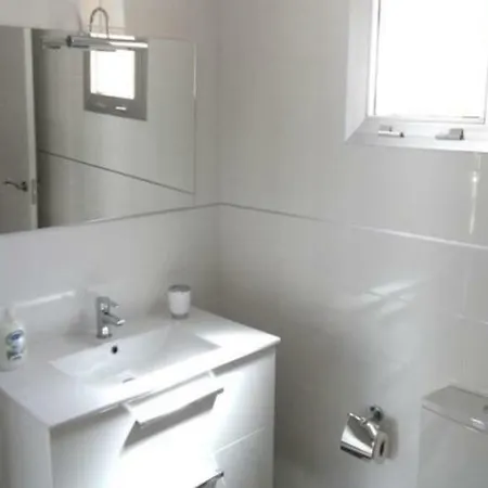 83 Con Piscina Privada * 卡亚俄萨尔瓦赫