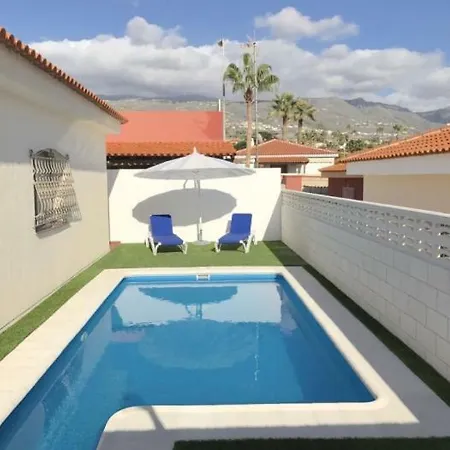 83 Con Piscina Privada 别墅