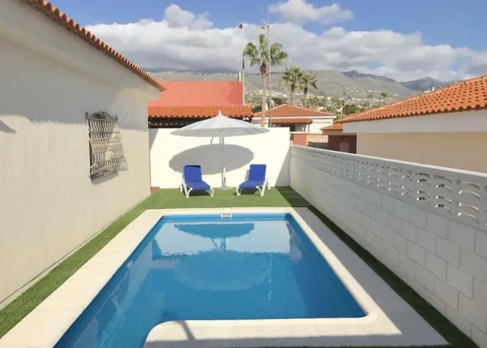 83 Con Piscina Privada 别墅